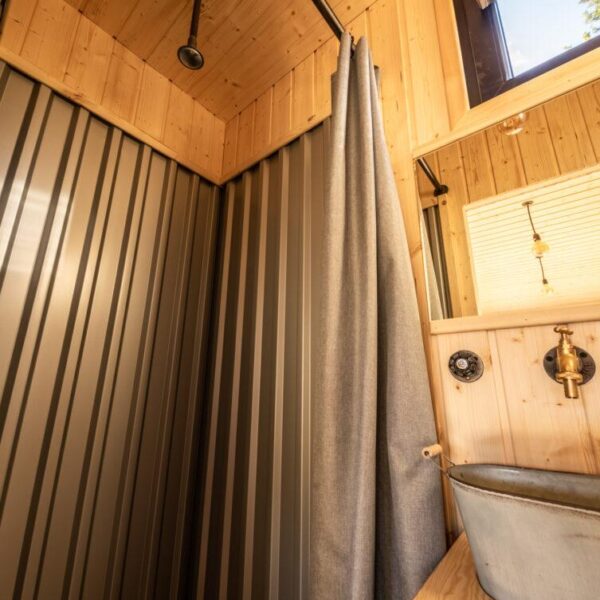 WhatsApp Image 2025-10-02 at 17.41.44 (1)